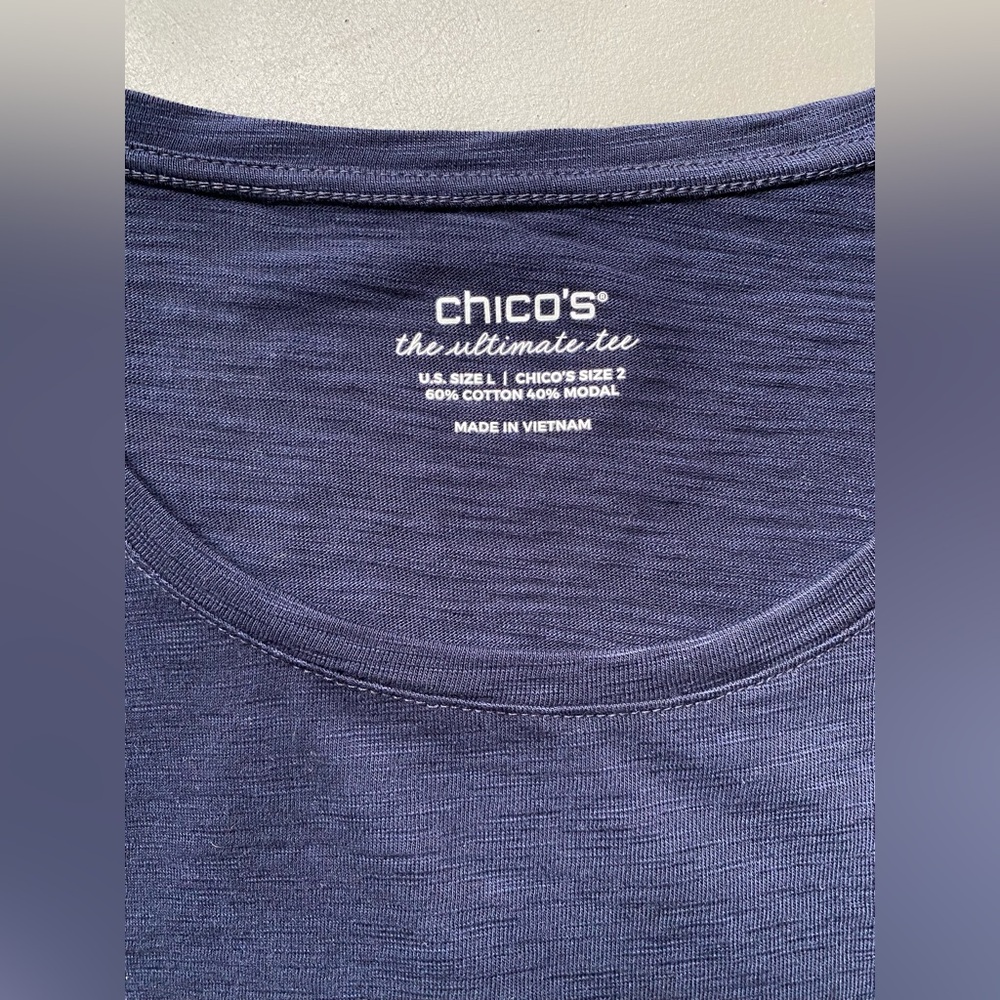 Chico's women’s Navy Top Size L - Picture 6 of 6